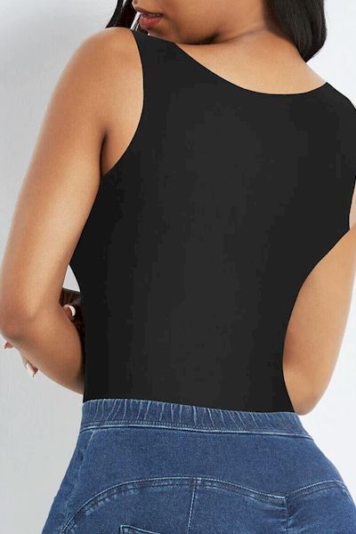 MID SUPPORT - Flawless Curves Bodysuit: Fake Two-Piece Traceless Side Panels Tummy Control